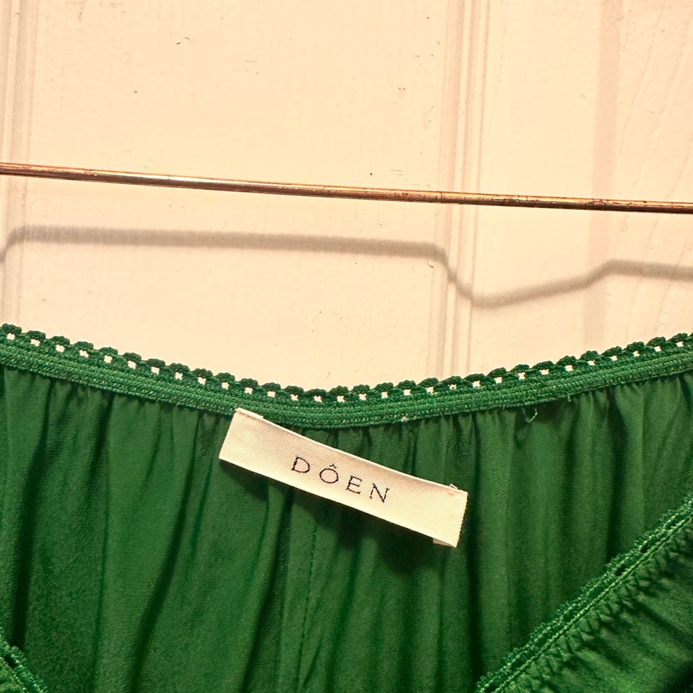 Doen Women’s Stasia Ruffled Green Satin Silk Leg Pant Floral Appliqué Small - Picture 7 of 9